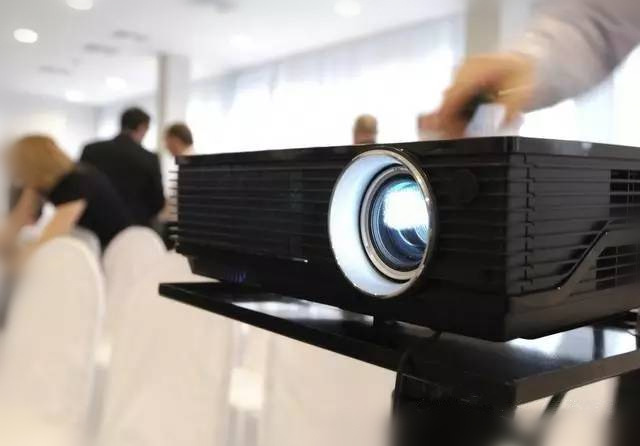 家用投影機使用禁忌——桌面座投